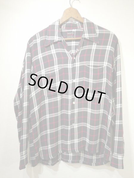 画像1: ~ 70s Gimbels Own BLACK×WHITE×RED PLAID RAYON BOX SHIRT (1)