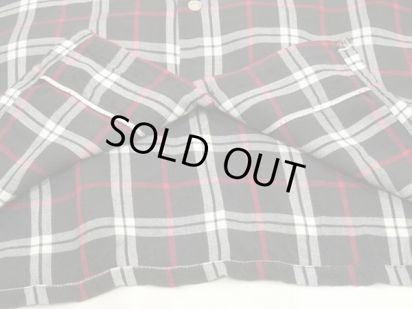 画像7: ~ 70s Gimbels Own BLACK×WHITE×RED PLAID RAYON BOX SHIRT (7)