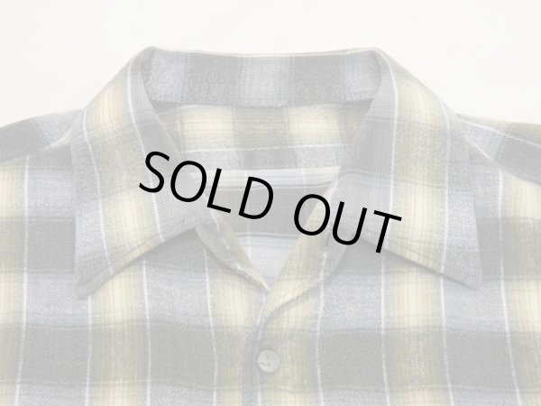画像3: 60s 70s UNKNOWN EURO VINTAGE GRADATION CHECK PLAID COTTON FLANNEL BOX SHIRT (3)