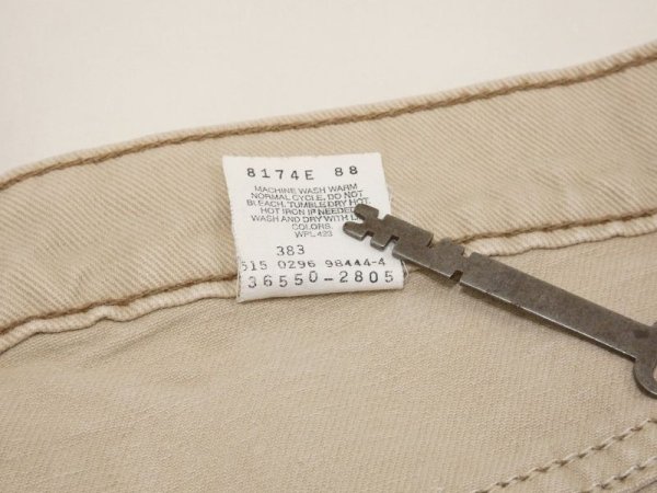 画像8: 90s Levi's 550 RELAXED FIT BEIGE DENIM SHORTS MADE IN USA (8)