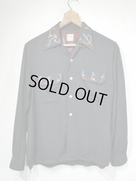 画像1: 50s Regent BLACK PLAIN SOLID LOOP COLLAR RAYON GABARDINE SHIRT with EMBROIDERED (1)