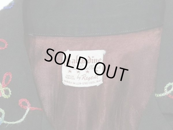 画像3: 50s Regent BLACK PLAIN SOLID LOOP COLLAR RAYON GABARDINE SHIRT with EMBROIDERED (3)