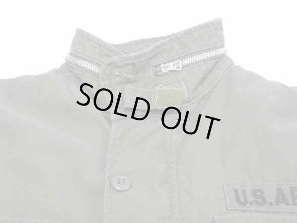 画像3: 60s US ARMY M-65 COTTON SATEEN OG-107 FIELD JACKET 1ST TYPE with CAPTAIN PATCH (3)