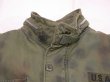 画像3: 70s US ARMY M-65 FIELD JACKET 2nd TYPE with HAND PAINTED CAMO (3)