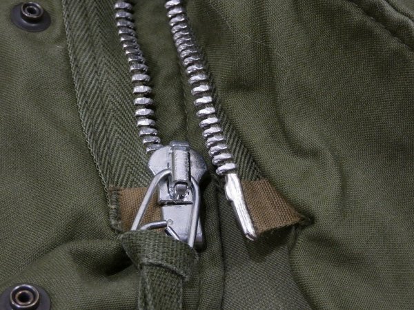 画像8: 60s '65 US ARMY M-65 COTTON SATEEN OG-107 FIELD JACKET 1ST TYPE ALUMINUM ZIPPER M-R (8)