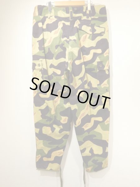 画像2: DEAD STOCK 60s CZECHOSLOVAKIA ARMY SARAMANDER CAMO CARGO PANTS   (2)